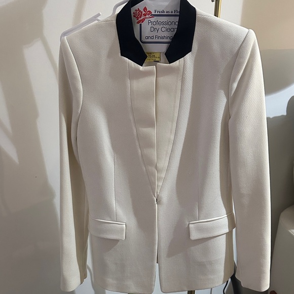 BCBGMaxAzria Jackets & Blazers - BCBGMaxAzria Cream Blazer with Black Trim